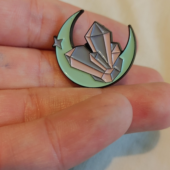 Crystal Moon Pin - Picture 2 of 3